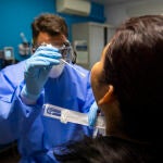 Realización de test de coronavirus, PCR, en Carbanchel en el centro de especialidades de este distrito por el aumento de casos positivos en este barrio de Madrid.