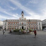 La última remodelación de la Puerta del Sol se hizo en 2009. En la imagen, el aspecto que presentaba ayer