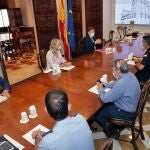 El presidente de la Generalitat, Ximo Puig (centro arriba), durante una reunión del Centro de Coordinación Operativa Integrada para abordar la aplicación de las medidas de control de rebrotes de covid-19