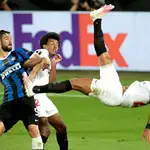 Diego Carlos con el Sevilla.