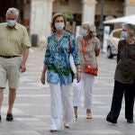 La reina Sofia de Grecia con su hermana la princesa Irene y sus amigos los Frouchaud paseando por el centro de Palma.19/08/2020