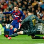 Arthur, durante el partido que este año jugó con el Barcelona en el Bernabéu