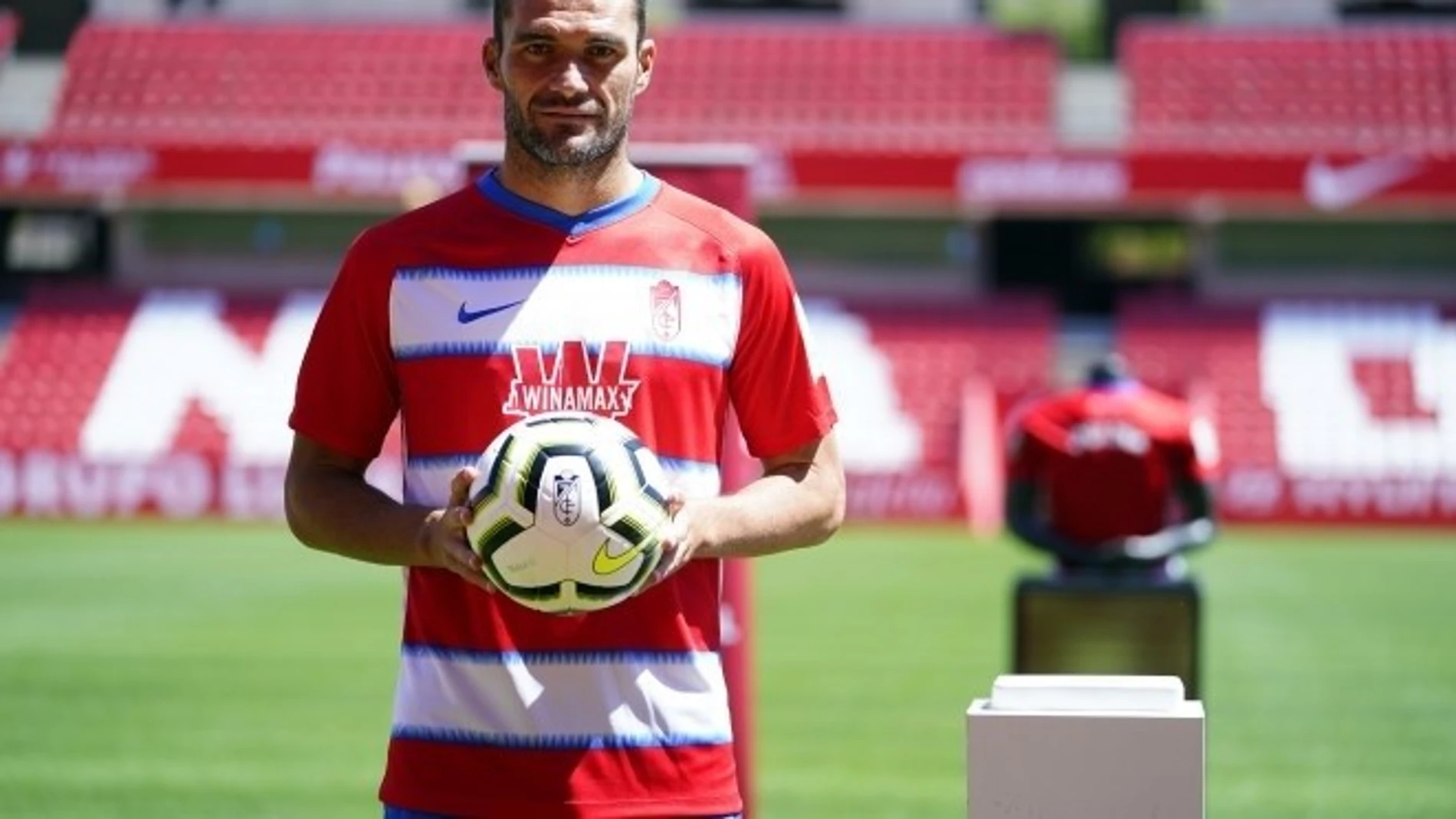 Fútbol.- Jorge Molina da positivo por Covid-19