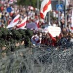 Manifestantes marchan de nuevo este domingo, el tercero consecutivo para pedir la salida de Lukashenko