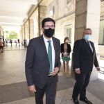 El vicepresidente de la Junta y consejero de Turismo, Regeneración, Justicia y Administración Local, Juan Marín, tras su visita a las instalaciones del nuevo juzgado de lo Penal número 16