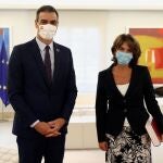Dolores Delgado, junto a Pedro Sánchez, pasó sin solución de continuidad de ministra de Justicia a fiscal general del Estado