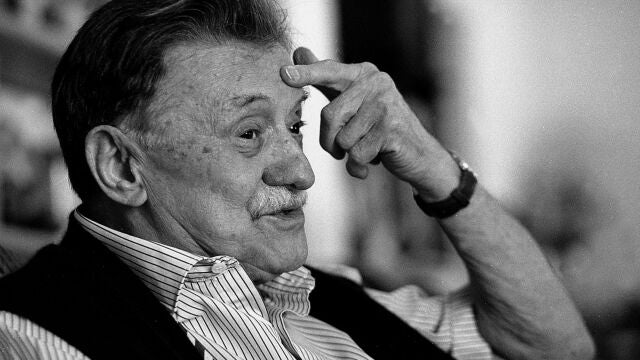 El poeta Mario Benedetti, pocos días antes de su fallecimiento durante una entrevista que concedió en Montevideo