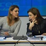 Las ex secretaria general del PP, María Dolores Cospedal y la ex vicepresidenta Soraya Sáenz de Santamaría, en Génova