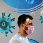 Un hombre con mascarilla en Jerusalén (Israel)