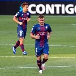 Pablo Maffeo con el Huesca.