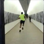 Momento en el que Rafa Nadal atraviesa el túnel hacia la pista del Foro Itálico de Roma.