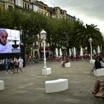 La pandemia impidió a Woody Allen acudir a la inauguración del festival, pero entró en la presentación de «Rifkin’s Festival» a través de la pantalla