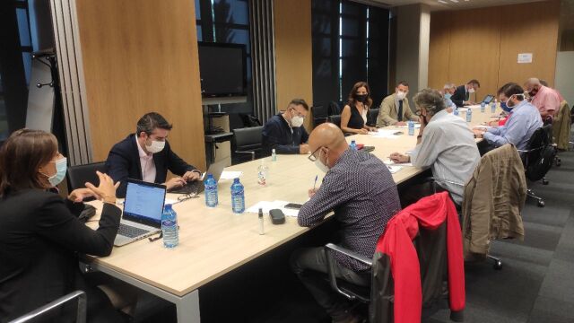 La consejera de Empleo e Industria, Carlota Amigo, preside en Arroyo de la Encomienda (Valladolid) una reunión de la Comisión Permanente del Diálogo Social,