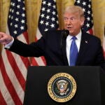Washington (United States), 23/09/2020.- US President Donald J. Trump delivers remarks in honor of Bay of Pigs Veterans and on new Cuba restrictions at the White House in Washington, DC, USA, 23 September 2020. (Estados Unidos) EFE/EPA/Yuri Gripas / POOL