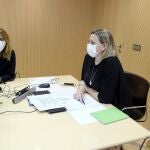 Isabel Blanco, a la derecha, durante la videoconferencia con la ministra de Igualdad