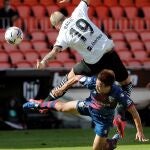 Uros Racic con el Valencia.