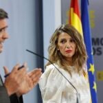 La ministra de Trabajo, Yolanda Díaz, durante la intervención del ministro de Inclusión, Migraciones y Seguridad Social, José Luis Escrivá
