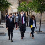 (I-D) El vicepresident de la Generalitat, Pere Aragonès; el president de la Generalitat, Quim Torra; y la consellera de la Presidencia y Portavoz del gobierno regional, Meritxell Budó, a su llegada a una reunión del Govern horas.