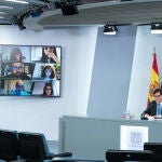 El ministro de Sanidad, Salvador Illa, ofrece una rueda de prensa telemática tras la reunión del Consejo Interterritorial del Sistema Nacional de Salud (CISNS), en Moncloa, Madrid (España) a 30 de septiembre de 2020. En su comparecencia, ha anunciado que en los próximos días se va a publicar una orden, firmada por él mismo, en el Boletín Oficial del Estado (BOE) con el acuerdo alcanzado, por una "amplia mayoría" en el pleno del CISNS, para la restricción de la movilidad en los municipios de más de 100.000 habitantes con más de 500 casos de Covid-19.30 SEPTIEMBRE 2020Moncloa30/09/2020