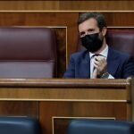 El líder del Partido Popular, Pablo Casado, asiste desde su escaño a la sesión de control al Gobierno, el pasado miércoles