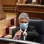 Una teatral entrega de armas