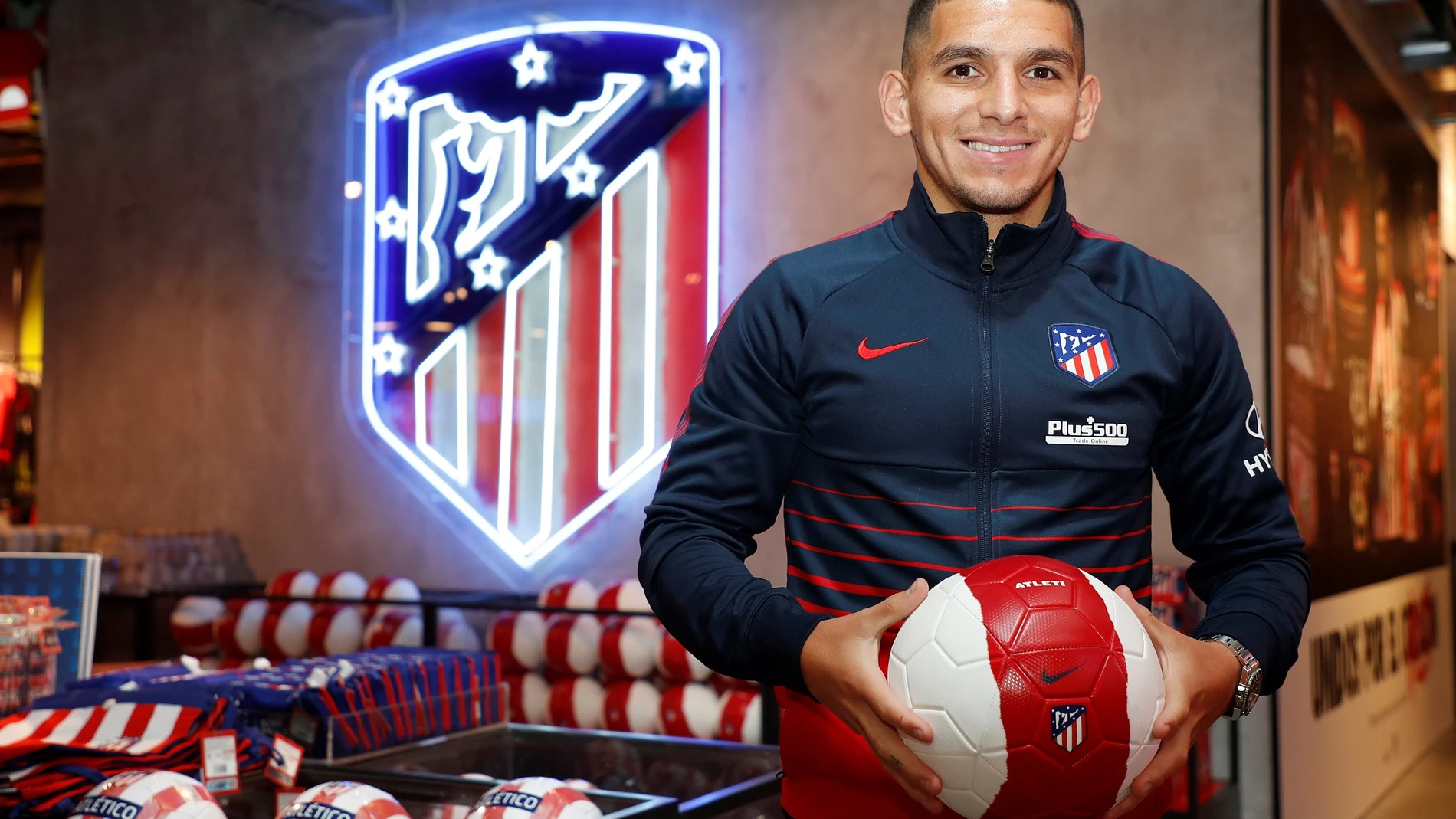 Lucas Torreira en su presentación con el Atlético de Madrid.