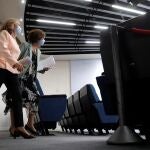 La vicepresidenta económica, Nadia Calviño, y la ministra de Hacienda, María Jesús Montero, ayer, tras el Consejo de Ministros