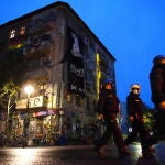 Agentes de policía horas antes del desalojo en la casa okupada de Berlín Liebig34