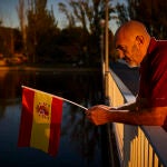 Miguel Frontera, de 53 años, durante una entrevista con LA RAZÓN