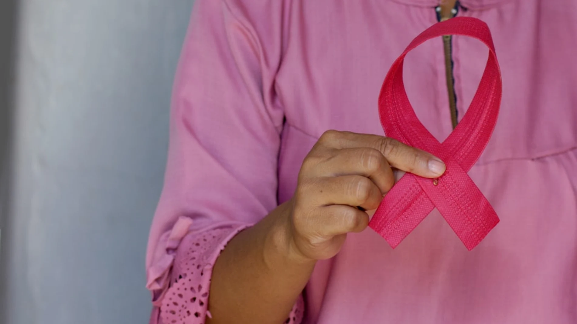 • Es este nuevo encuentro la Dra. Emilia Gómez Pardo presentará el decálogo CRIS #CRISTeCuida de alimentación sana para combatir el cáncer de mama.