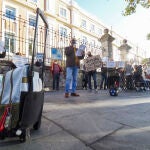 Padres de seis colegios concertados de Valladolid se manifiestan frente a la Consejería de Sanidad, en Valladolid, Castilla y León (España), a 14 de octubre de 2020. Los padres de alumnos de los colegios San José, Maristas, La Enseñanza, El Pilar, Lourdes y Corazonistas exigen la obligatoriedad de la jornada continua en todos los centros como medida para evitar la propagación del coronavirus.14 OCTUBRE 2020Photogenic/M.A Santos / Europa Press14/10/2020