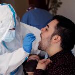 Así funciona el primer test PCR de saliva que te puedes hacer en casa