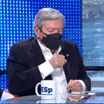 El susto de José Luís Corcuera en el directo de Espejo Público cuando le ha saltado el desfibrilador.