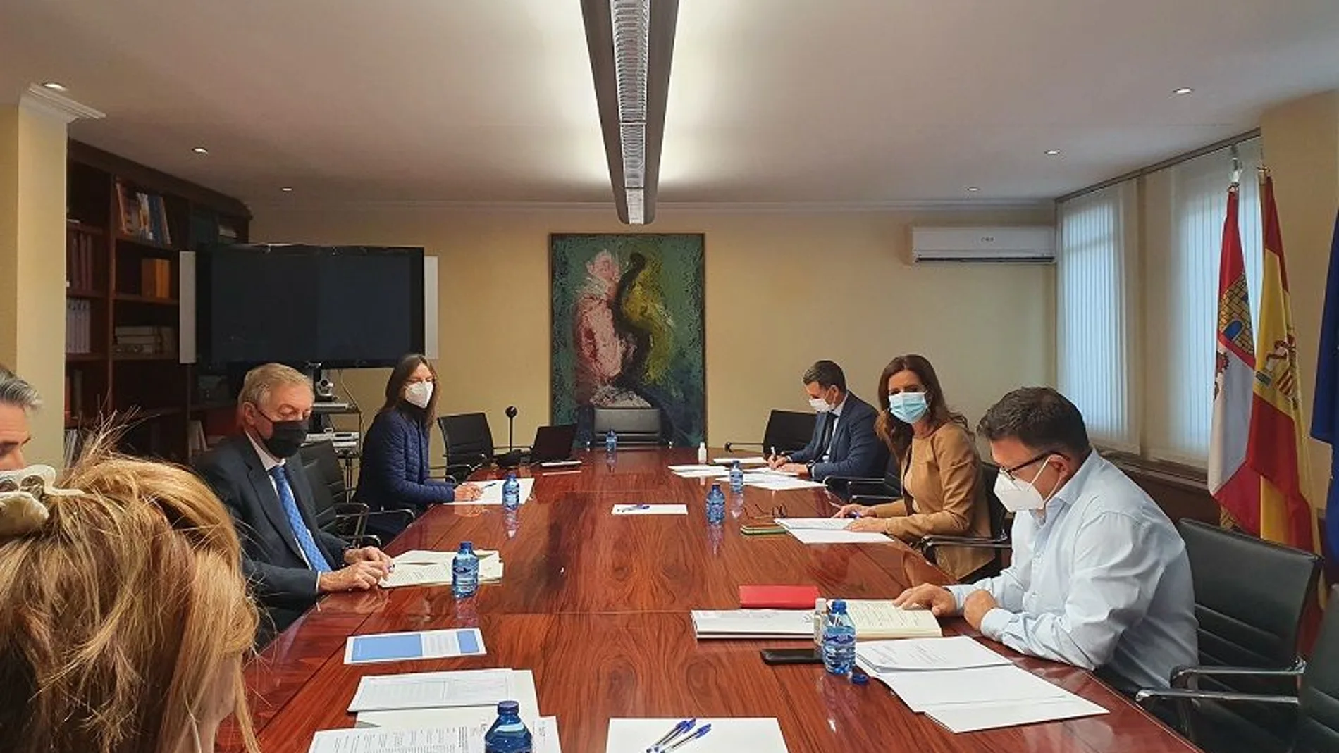 La consejera de Empleo e Industria, Ana Carlota Amigo, se reúne con miembros del Ministerio Fiscal de la Comunidad