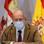 El vicepresidente regional, portavoz y consejero de Transparencia, Ordenación del Territorio y Acción Exterior, Francisco Igea, durante su comparecencia en la rueda de prensa posterior al Consejo de Gobierno