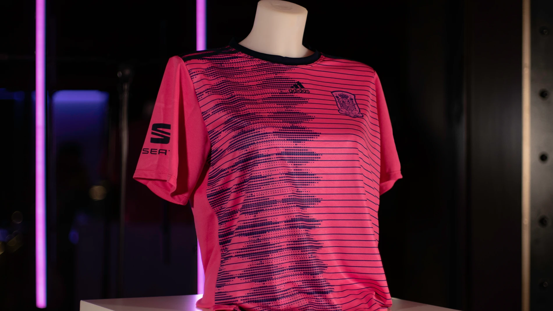 Seat, camiseta fútbol selección femenina