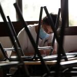 Un estudiante en un aula