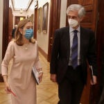 La exministra y actual vicesecretaria de Política Social del PP, Ana Pastor; y el secretario cuatro de la Mesa del Congreso y diputado del PP, Adolfo Suárez Illana; a su llegada a la mesa del Congreso de los Diputados, en Madrid, (España), a 20 de octubre de 2020.20 OCTUBRE 2020;CONGRESO DE LOS DIPUTADOS;MADRID;MESA DEL CONGRESOEUROPA PRESS/E. Parra. POOL20/10/2020