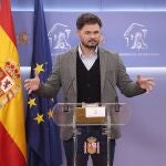 El portavoz del grupo de Esquerra Republicana (ERC) en el Congreso, Gabriel Rufián, interviene en la rueda de prensa posterior a la Junta de Portavoces celebrada en el Congreso de los Diputados.