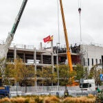 Grúas junto a las obras del nuevo Hospital de Emergencias de la Comunidad de Madrid, el Hospital Isabel Zendal, en la zona de Valdebebas
