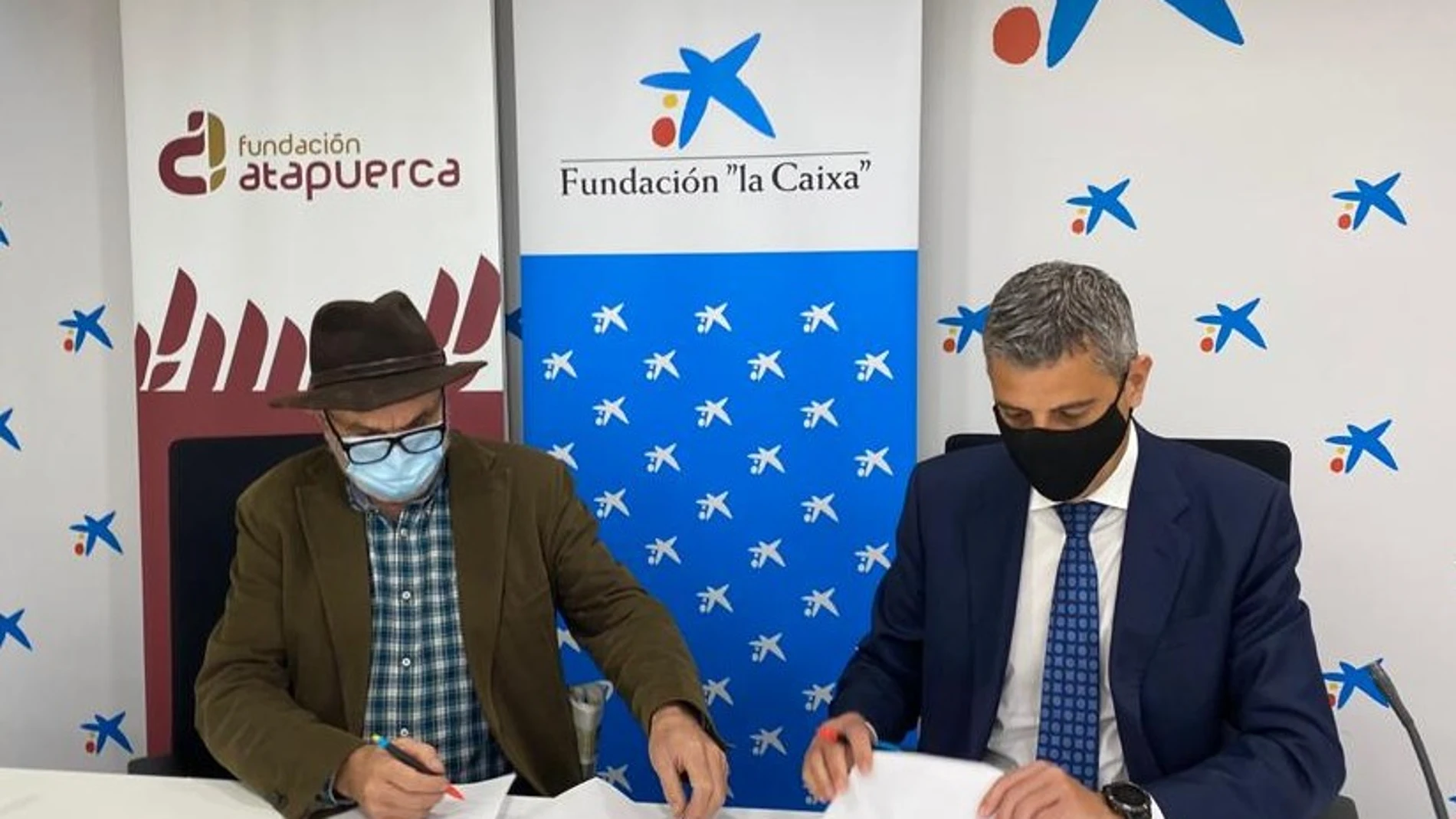 Marc Benhamou y Eudald Carbonell renuevan el convenio