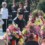 Kim Jong-un durante el homenaje