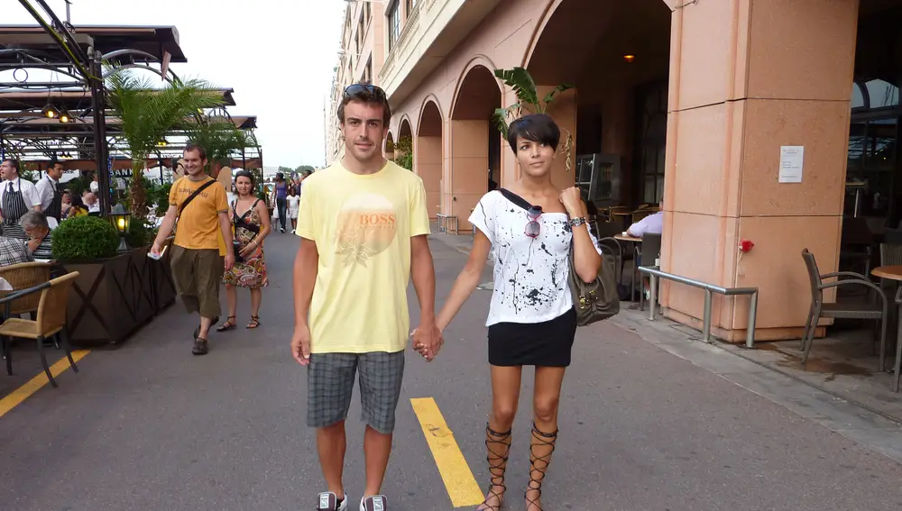 FERNANDO ALONSO Y RAQUEL DEL ROSARIO DE VACACIONES EN MONACO