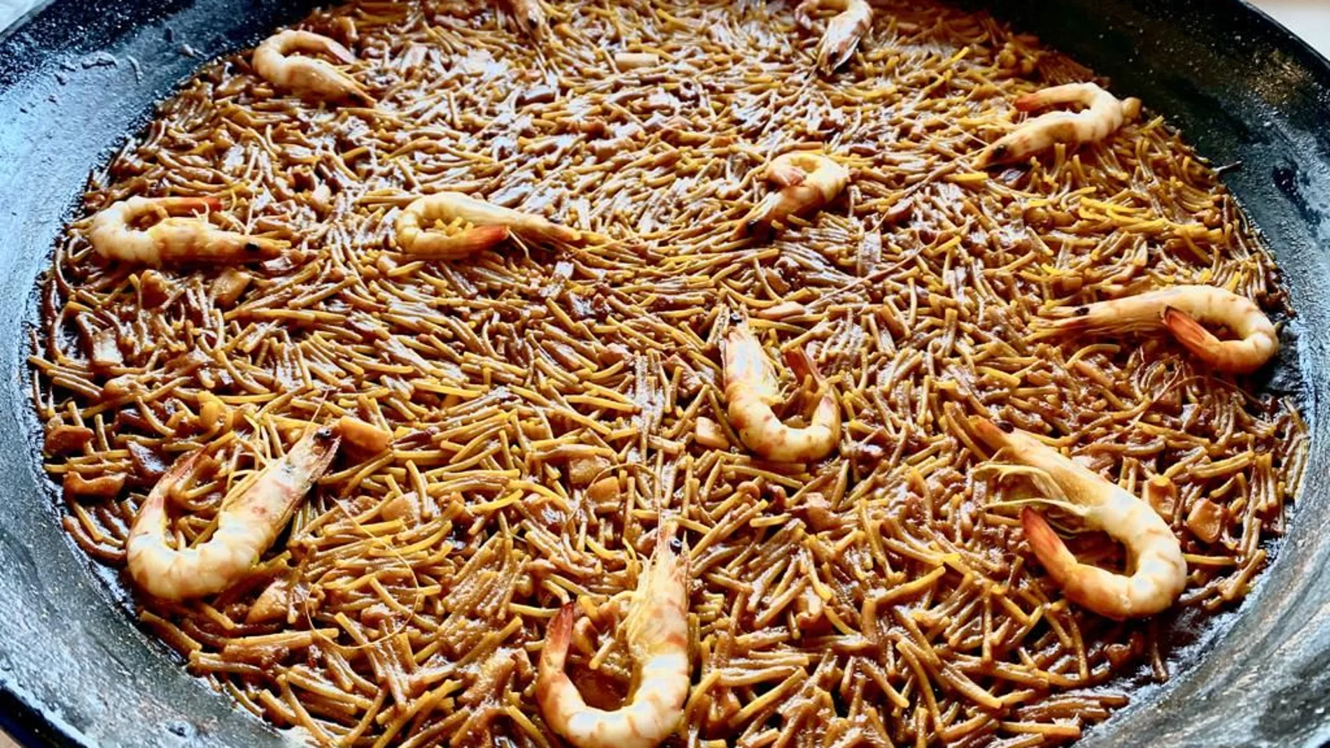 La mejor fideuá del mundo se hace en Serra (Valencia)