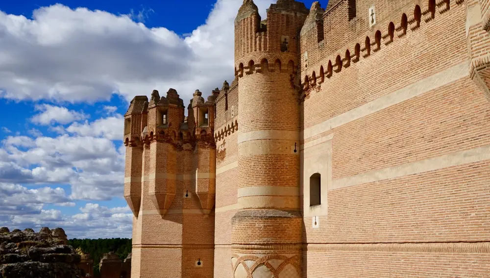 Muros interiores del Castillo de Coca.