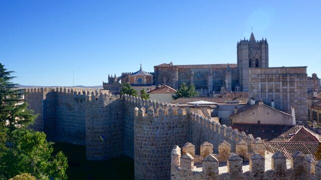 Murallas y Catedral de &Aacute;vila, la capital "m&aacute;s alta" de Espa&ntilde;a