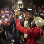 Tanesha Pennington acepta matrimonio después de que Maurice Small se lo propusiera durante unas protestas en Filadelfia