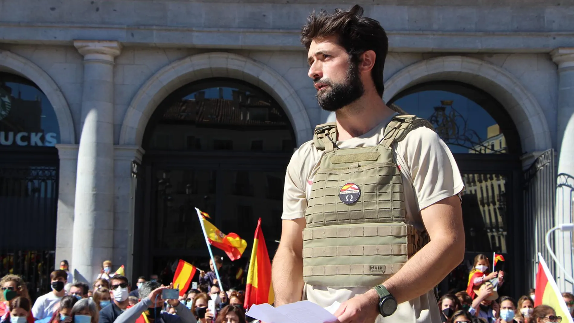 Ignacio Trillo, impulsor de Resiste España, el pasado 12 de octubre en la Plaza de Isabel II en Madrid