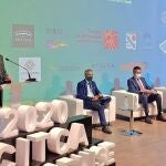 El presidente de la Autoridad Portuaria de Sevilla, Rafael Carmona, interviene en la inauguración del I Congreso de Cruceros en Andalucía