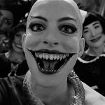 La Gran Bruja, interpretada por Anne Hathaway, tiene un odio desmedido por los niños